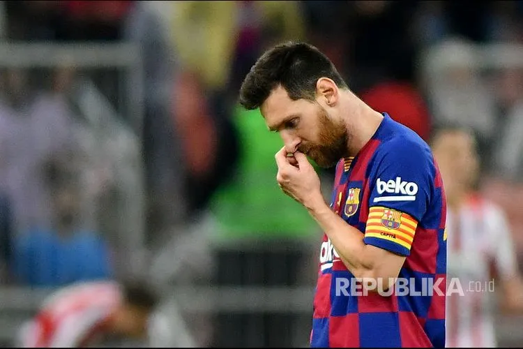 Dua megabintang di planet ini, Lionel Messi dan Cristiano Ronaldo akan bertemu di Liga Champions. (EPA-EFE/ENRIC FONTCUBERTA)