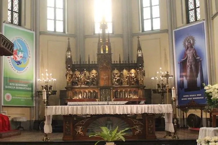 Misa di Katedral (Katedraljakarta.or.id)
