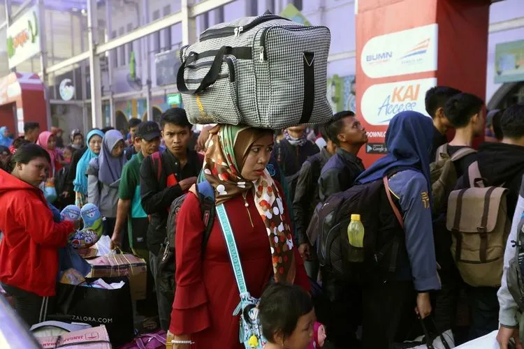 Ilustrasi mudik Lebaran di Stasiun Senen, Jakarta Pusat. (Kompas.com)