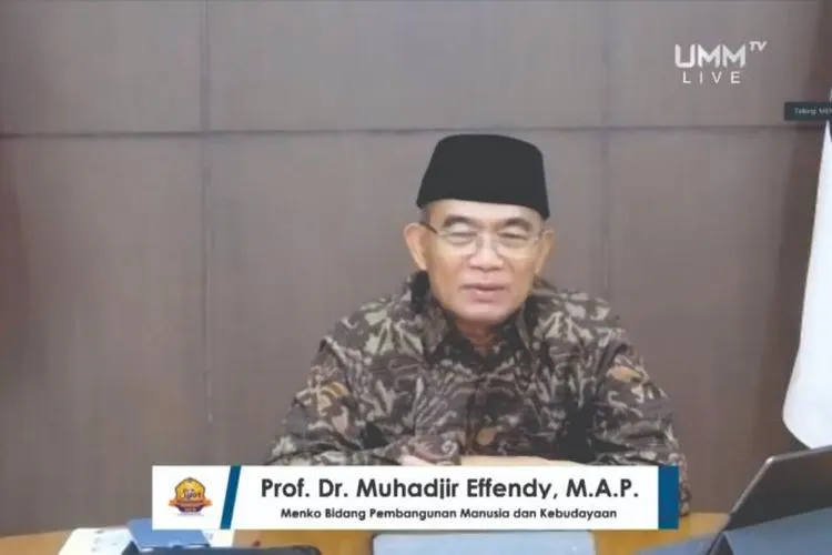 Menteri Koordinator Pembangunan Manusia dan Kebudayaan (Menko-PMK), Profesor Muhadjir Effendy memberikan kajian secara dalam jaringan (daring) Universitas Muhammadiyah Malang (UMM).  Foto: dok. Humas UMM
