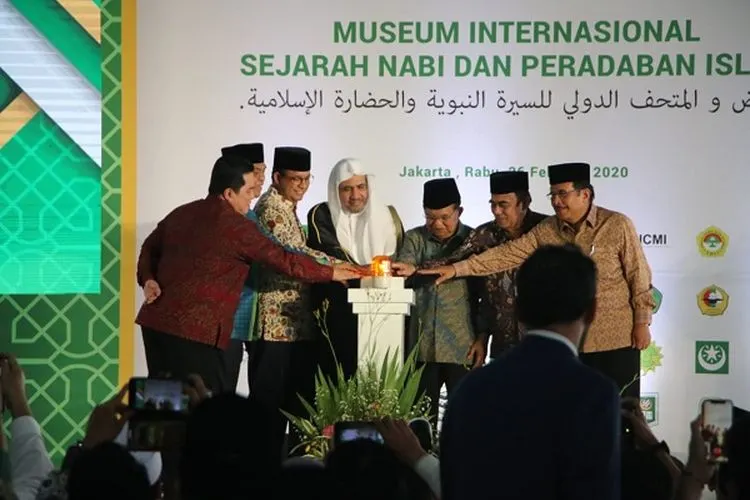 Sejumlah tokoh nasional dan umat Islam mengadiri acara peletakan batu pertama Museum Internasional Sejarah Nabi Muhammad SAW dan Peradaban Islam di Ancol, Jakarta Utara.