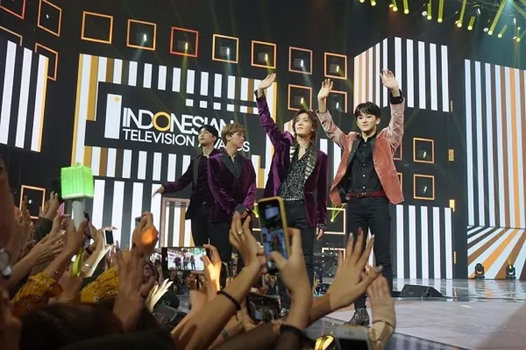 NCT 127 tampil spektakuler dalam Indonesian Television Awards 2019 pada Selasa malam (24/9/2019). NCT 127 berhasil membawa pulang penghargaan spesial atau Special Awards dari ajang tersebut/Ayojakarta.com