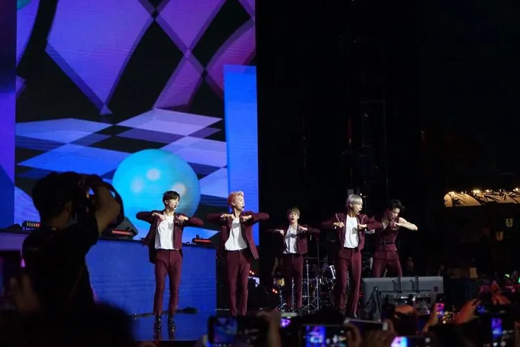NCT Dream memeriahkan acara HUT Trans Media ke-18 di Trans Studio Cibubur, Jakarta Timur, Sabtu (14/12/2019).