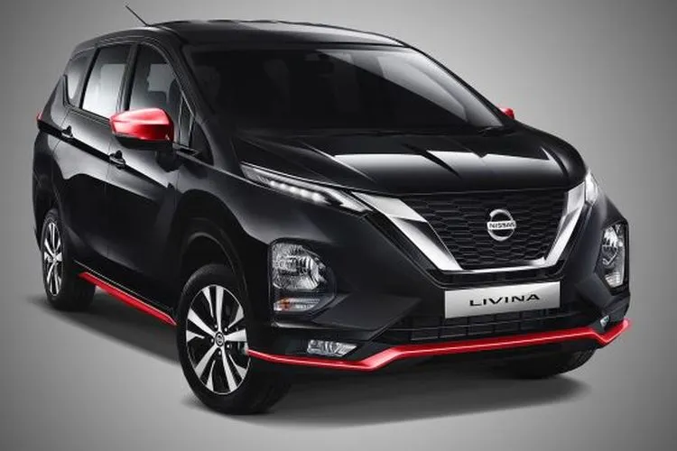 Tampilan haluan Nissan Livina Sporty Package.Dominan hitam dengan aksen merah yang keren (Nissan Indonesia).