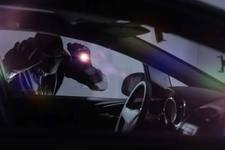 Ilustrasi pencurian mobil. (Shutterstock)