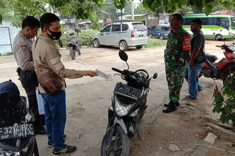 Petugas lakukan olah TKP pelajar yang dirampas HPnya di Bogor/ dok