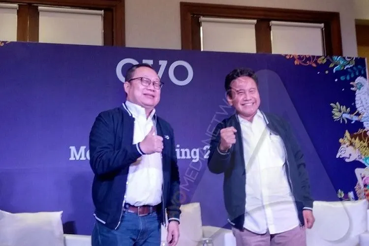Presiden Direktur OVO, Karaniya Dharmasaputra (kiri) (Ayojakarta.com/Hendy Dinata)