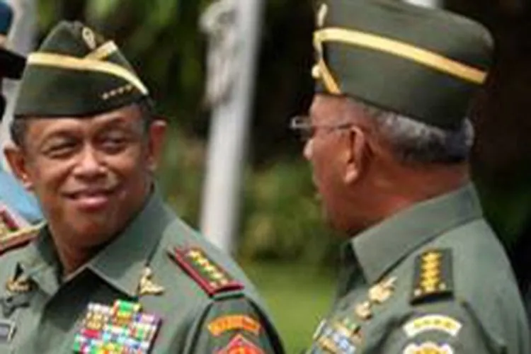 Jenderal TNI (Purn) Djoko Santoso bersama Jenderal TNI (Purn) George Toisutta