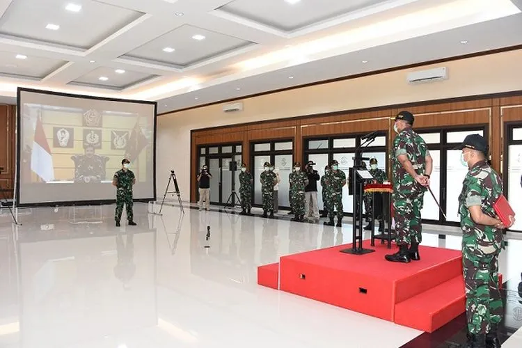 Panglima TNI Marsekal TNI Hadi Tjahjanto memberi sambutan dalam pembukaan  Latsitardanus XL tahun 2020 di Cilangkap, Jakarta Timur, Selasa (7/4/2020)(Kabidpenum Puspen TNI, Kolonel Sus Taibur Rahman)