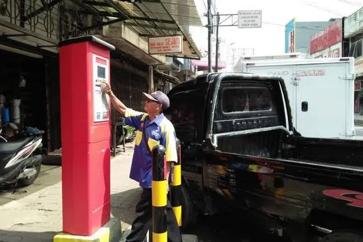 Parkir elektronik di Jalan Suryakencana (dok)