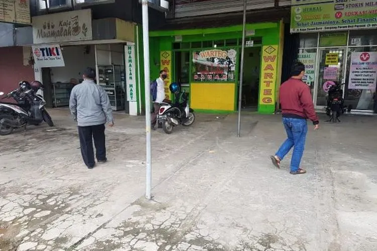 Suasana di sekitar Pasar Muamalah Kota Depok sebelum disegel polisi. (dok: Lurah Tanah Baru, Depok)