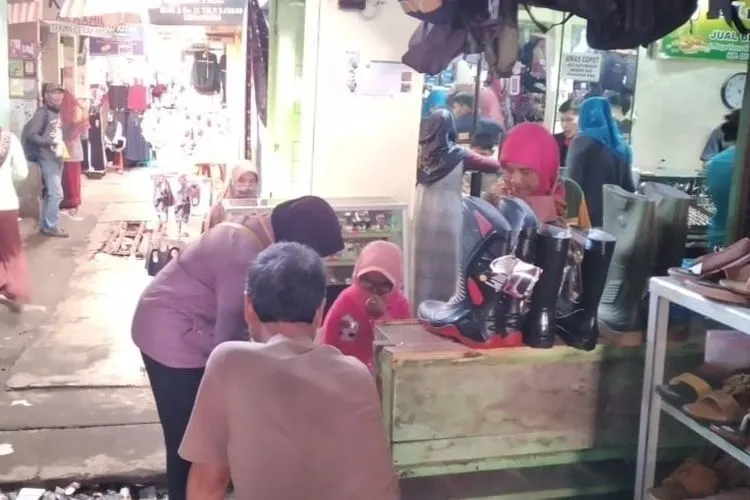 Pasar menjadi salah satu klaster penyebaran Covid-19. (Ayotasik/Irpan Wahab)