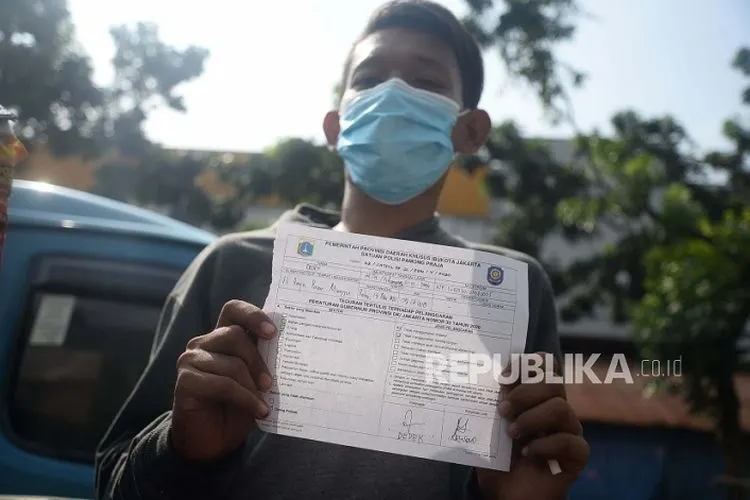 Sebagai ilustrasi, pelanggar PSBB di DKI Jakarta dikenakan sanksi tertulis. (republika.co.id)