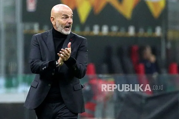 Pelatih AC Milan, Stefano Pioli. Foto: EPA-EFE/MATTEO BAZZI
