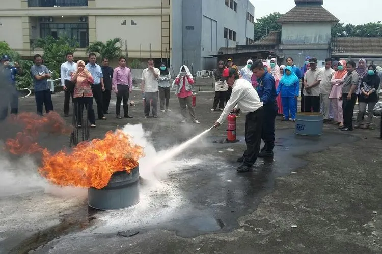 Pelatihan pencegahan kebakaran (Jakartafire.net)