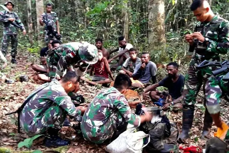 Dok foto. Pasi Intel Satgas Pamtas RI-PNG Yonif 411 Kostrad, Lettu Inf Asep Saepudin