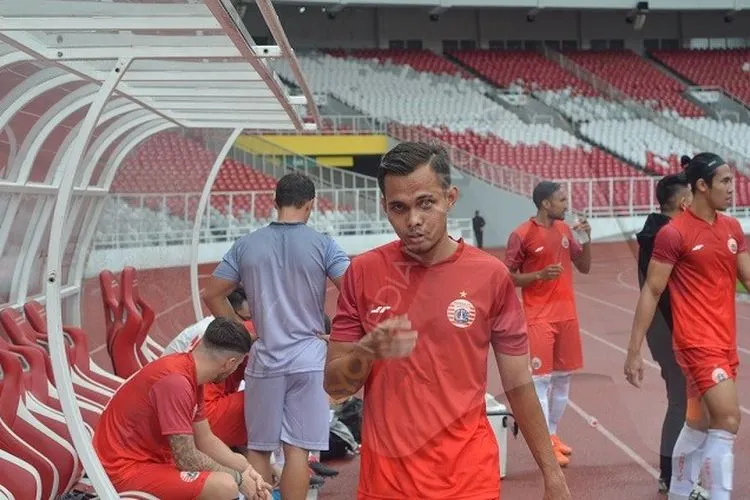 Pemain bertahan Persija Jakarta, Rezaldi Hehanussa. (Ayojakarta.com/Hendy Dinata)