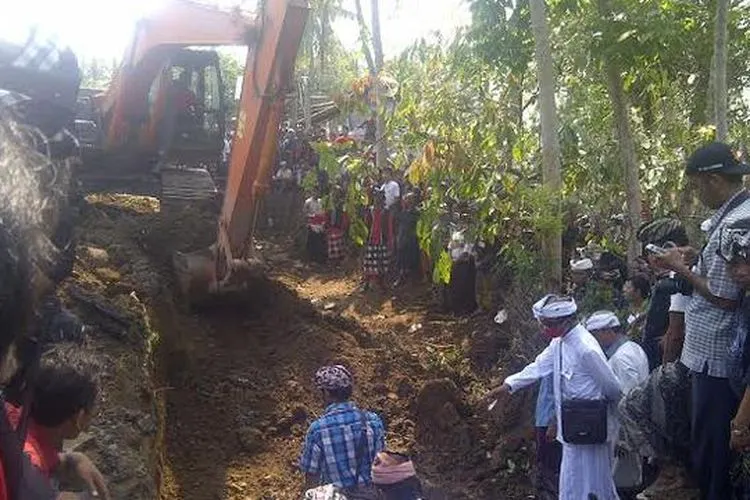 Pembongkaran kuburan massal eks anggota PKI di Jembrana, Bali/Liputan6.com