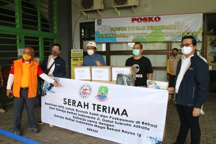 Pemerintah Kota (Pemkot) Bekasi kembali mendapatkan bantuan Alat Pelindung Diri (APD) dari sejumlah kalangan. (dok)
