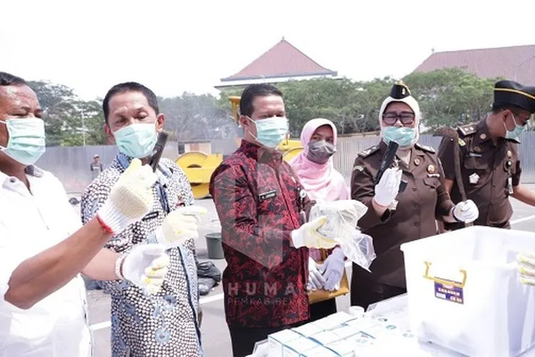 Pemusnahan barang bukti perkara tindak pidana umum di Kabupaten Bekasi/Humas Pemkab Bekasi