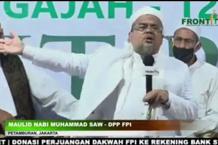 Habib Rizieq Shihab di acara Maulid Nabi dan pernikahan putrinya Najwa Shihab di Petamburan, Jakarta Pusat, Sabtu (14/11/2020) malam. [Suara.com/Bagaskara Isdiansyah]