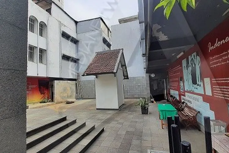 Sel nomor 5 yang dihuni Soekarno di Lapas Banceuy. Saat ini sisa bangunan lapas tersebut diabadikan menjadi monumen di Jalan Banceuy, Kota Bandung. (Ayobandung/Nur Khansa)