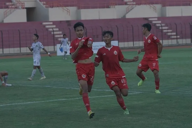 Pemain Persija U-18, Haezel Pradana melakukan selebrasi usai mencetak gol ke gawang PS Tira Persikabo (Persija.id)