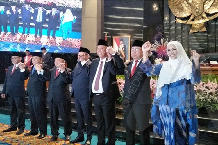 Prasetio Edi Marsudi,  Mohamad Taufik, Abdurahman Suhaimi, Misan Samasuri, dan Zita Anjani usai pelantikan sebagai pimpinan DPRD DKI Jakarta, Senin (14/10/2019)/Ayojakarta.com