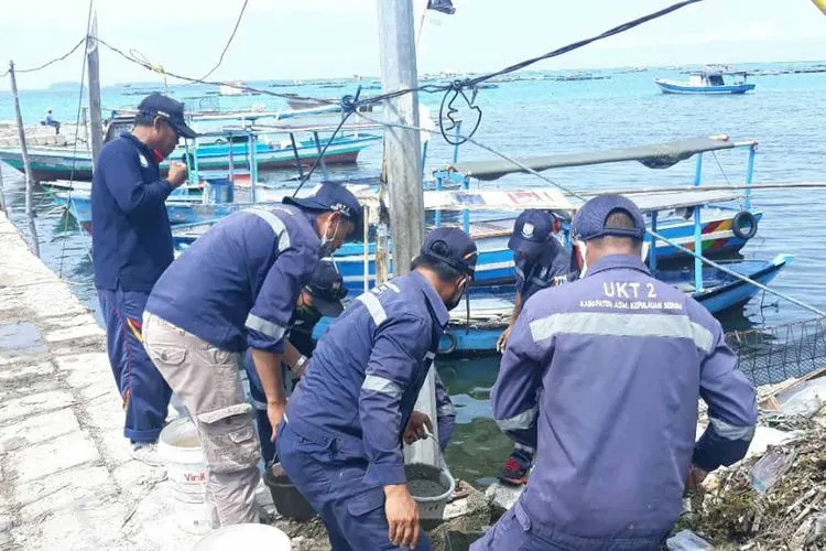 UKT 2 Kepulauan Seribu melakukan pemeliharaan maupun perbaikan sarana dan prasarana PJU/dok: pulauseribu.jakarta.go.id