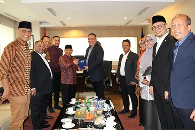 Pimpinan Fraksi PKS silaturahmi dengan pimpinan Fraksi Nasdem di gedung Nusantara I Senayan, Jakarta, Kamis (17/10/2019)/Dok pribadi