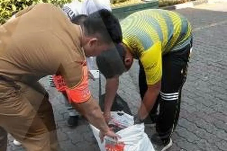 Razia penggunaan kantong plastik di lingkungan Pemkot Bekasi/Ayobekasi.net
