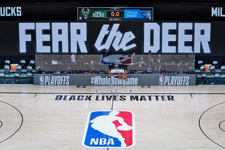 Play-off NBA terpaksa ditunda. (cbs sport)