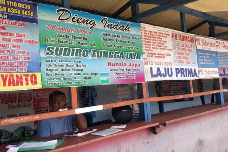 Agen PO Bus di Terminal Lebak Bulus, Jakarta Selatan. (Suara.com/Bagaskara Isdiansyah)