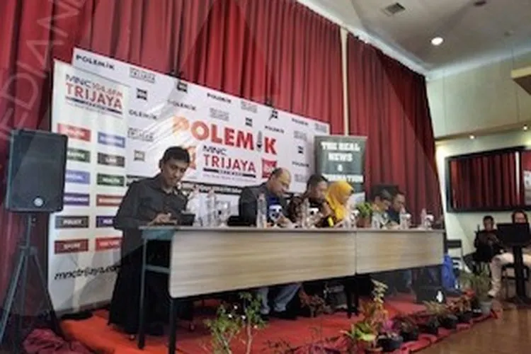 Wakil Ketua Umum 1 Pengurus Besar (PB) IDI,  Muhammad Adib Khumaidi SpOT (kedua dari kiri)/Ayojakarta.com-Dhika Alam Noor