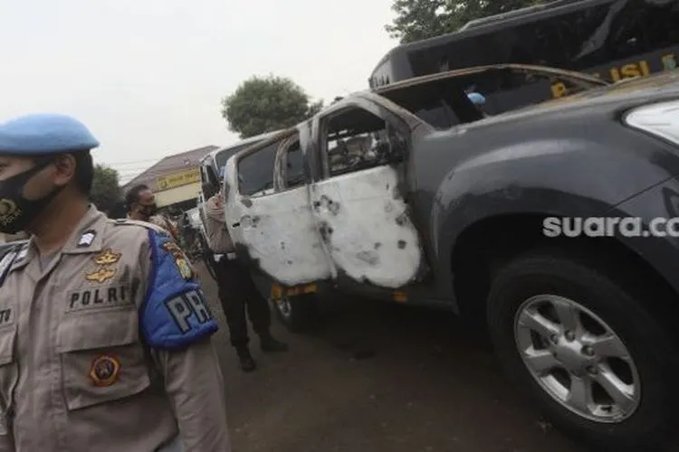 Polsek Ciracas Rusak diserang sejumlah oknum Anggota TNI akibat berita hoaks yang dibuat Prada M Ilham