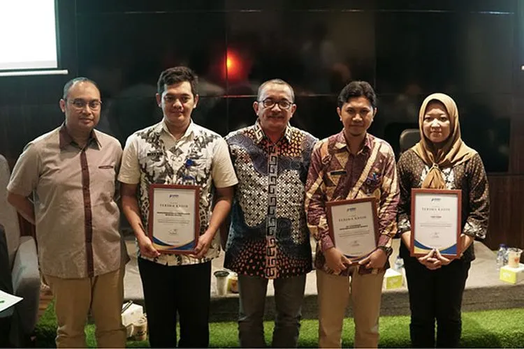 (kiri ke kanan) Dewan Pengawas PPPI, Anggawira; Romy dari Badan Pajak dan Retribusi Daerah DKI Jakarta; Ketua PPPI, Muhammad Fauzan; Kasubbag TU UP Perparkiran Dishub DKI Jakarta,  Dhani Grahutama dan anggota DPRD DKI Jakarta Fraksi PDIP, Yuke Yurike/Media PPPI