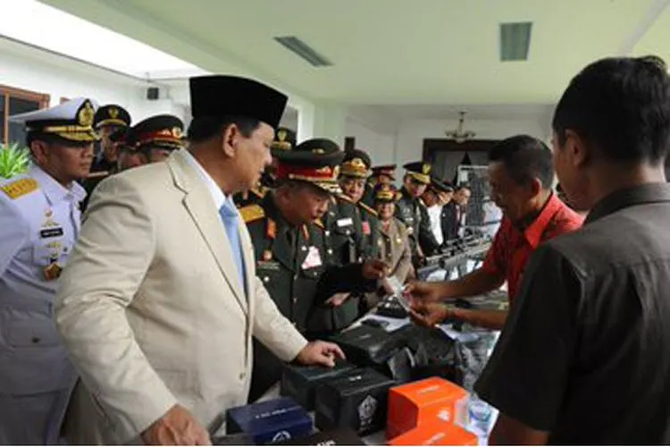 Menteri Pertahanan (Menhan) Prabowo Subianto menerima kunjungan Menhan Laos Jenderal Chansamone Chanyalath di Kantor Kementerian Pertahanan, Jakarta, Rabu (11/12/2019). Foto/Twitter @Dahnilanzar