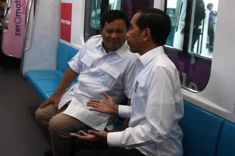 Ketua Umum Partai Gerindra, Prabowo Subianto dan Presiden terpilih, Joko Widodo/Antara
