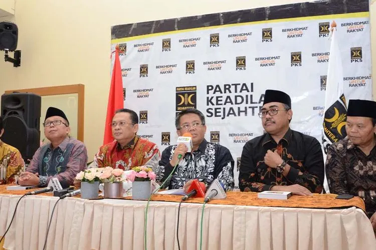 Presiden PKS Mohamad Sohibul Iman bersama pimpinan MPR/Humas DPP PKS