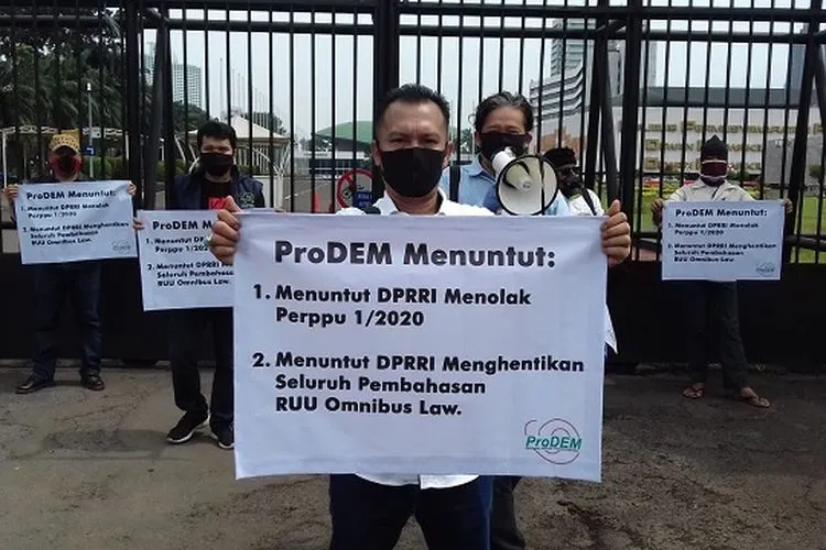 Jaringan Aktivis Pro Demokrasi (ProDEM) tolak Perppu COVID-19 dan pembahasan Omnibus Law