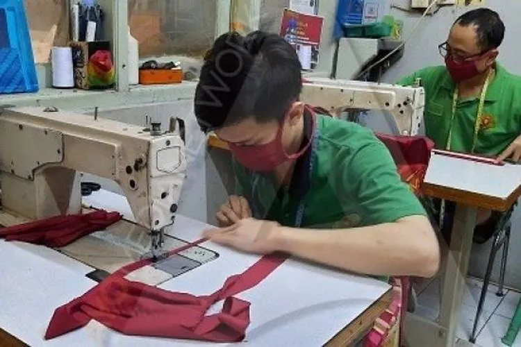 sebagai ilustrasi produksi masker/ Ayopurwakarta.com