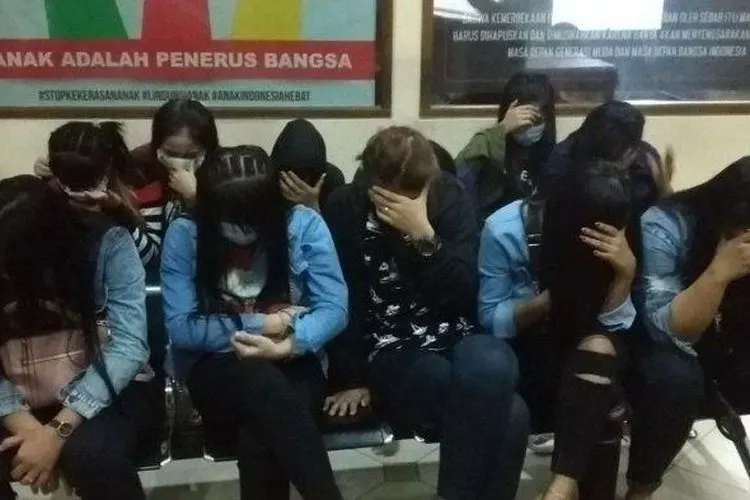 Para PSK Gang Royal yang diciduk polisi dari tempat penampungan mereka dikumpulkan di Markas Polres Jakarta Utara. (Tribunjakarta.com/Gerald Leonardo Agustino)