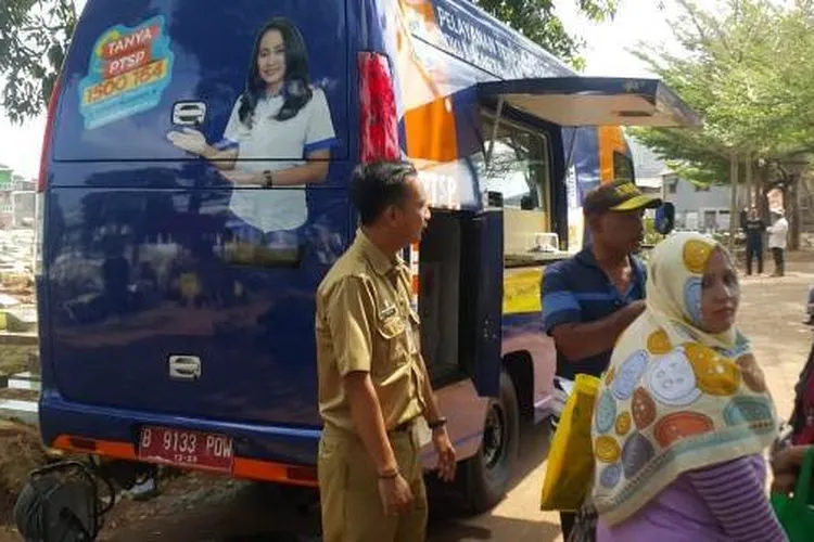 PTSP Palmerah jemput bola layanan perizinan di TPU Grogol (barat.jakarta.go.id)