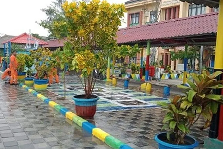 Kelurahan Pulau Kelapa mempercantik diri dengan warna warni (pulauseribu.jakarta.go.id)