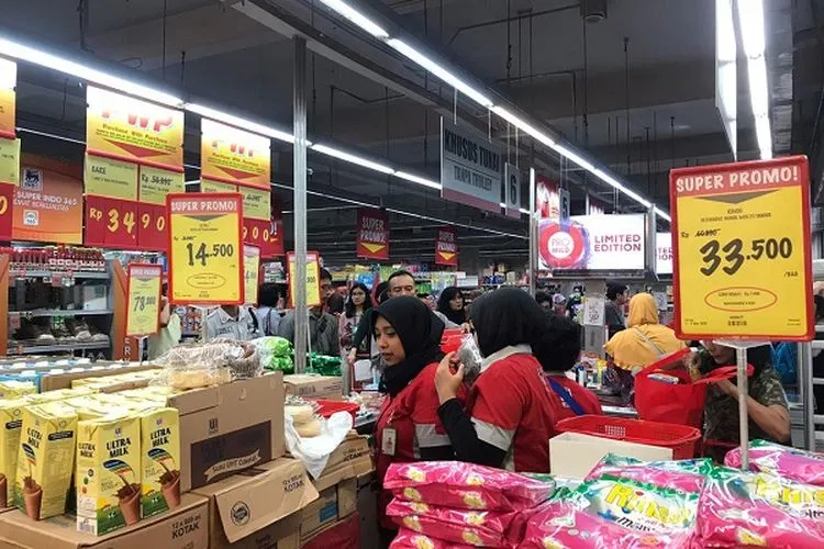 Suasana pusat perbelanjaan di kawasan Rawamangun, Jakarta Timur, pada Selasa (3/3/2020) siang. (Ayojakarta.com/Hendy Dinata)