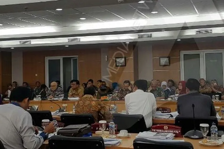 Rapat komisi B bersama PT Jakpro di Gedung DPRD DKI (Ayojakarta.com/Aprilia Rahapit)