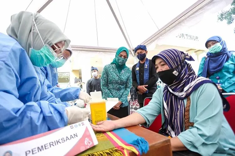 TP PKK Kota Bogor menggelar rapid test massal bagi ibu-ibu di Kota Bogor. (Humas Pemkot Bogor)