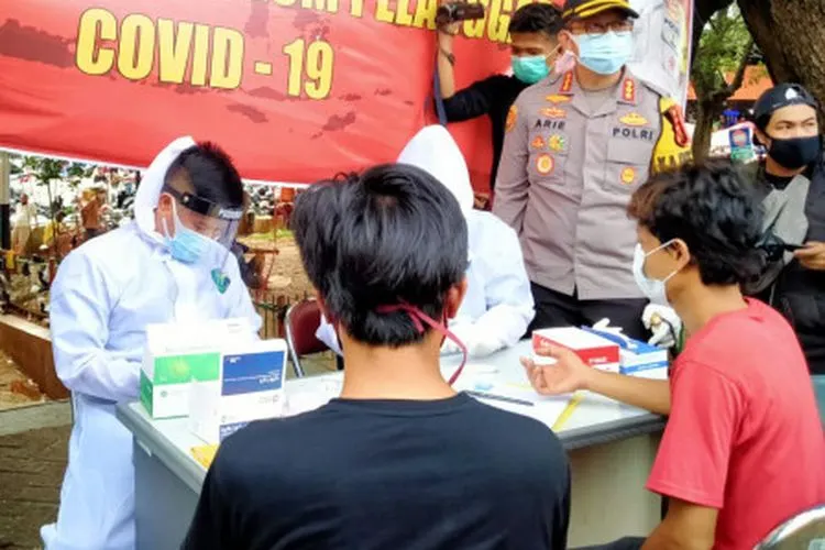 Selama sepekan, Polres Jakarta Timur gelar rapid test untuk pedagang di Pasar Kramat Jati, Jakarta Timur/dok: beritajakarta.id