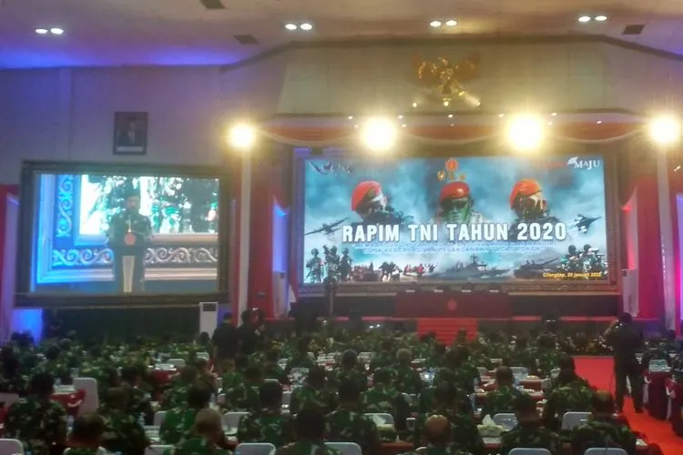 Panglima TNI Marsekal TNI Hadi Tjahjanto resmi membuka Rapat Pimpinan (Rapim) TNI Tahun 2020 yang berlangsung di Mabes TNI, Cilangkap, Jakarta Timur, Rabu (29/1/2020). (Ayojakarta.com/Hendy Dinata)