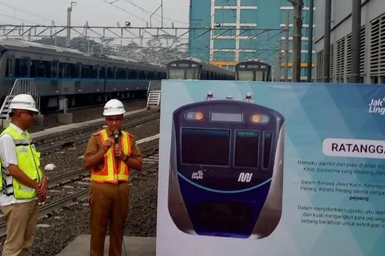 Gubernur Anies Baswedan saat meresmikan Kereta Ratangga di Depo MRT Lebak Bulus/Detik